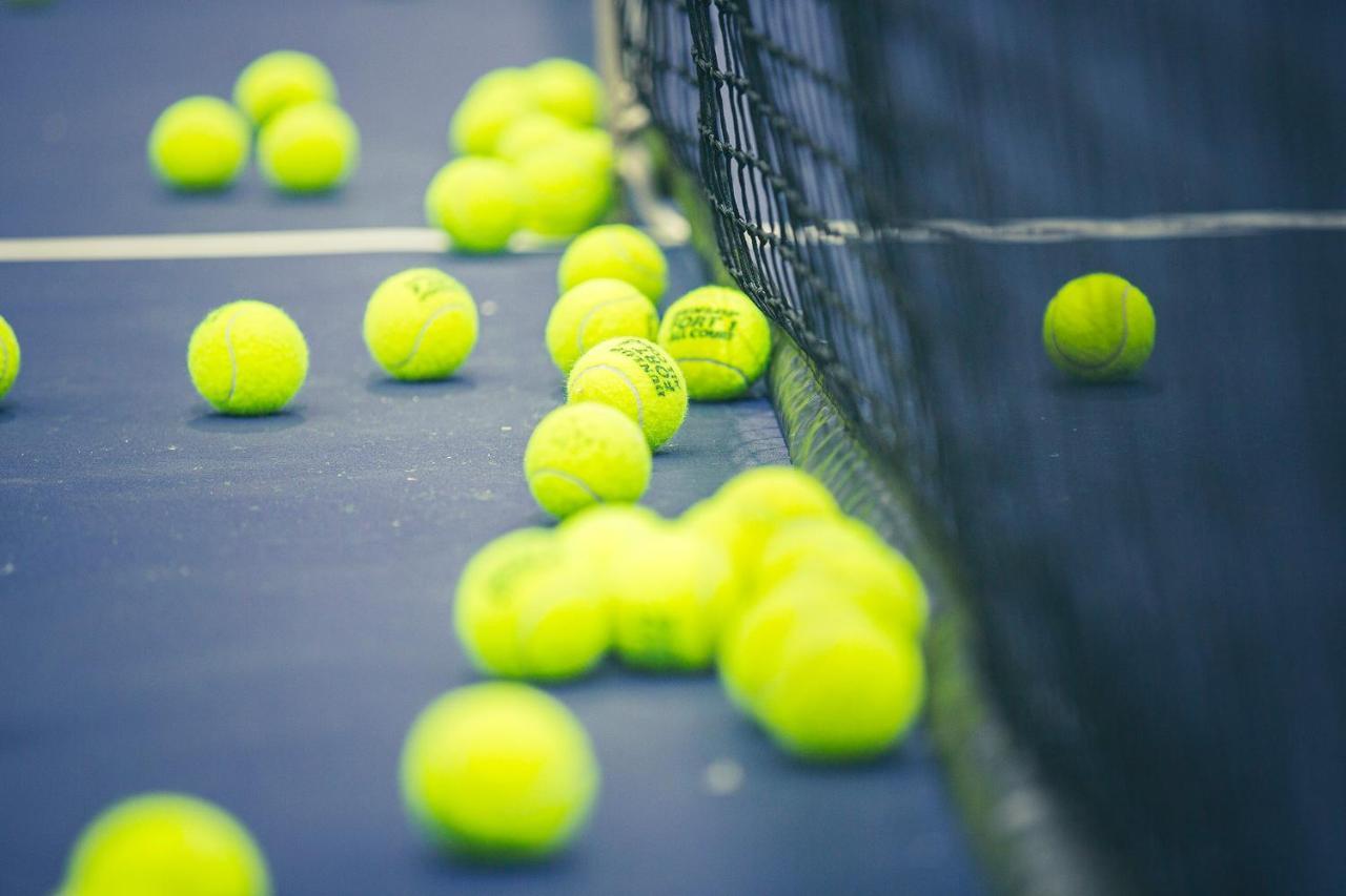 The Oceanic Sportel Phuket - Sha Extra Plus Kültér fotó Tennis balls