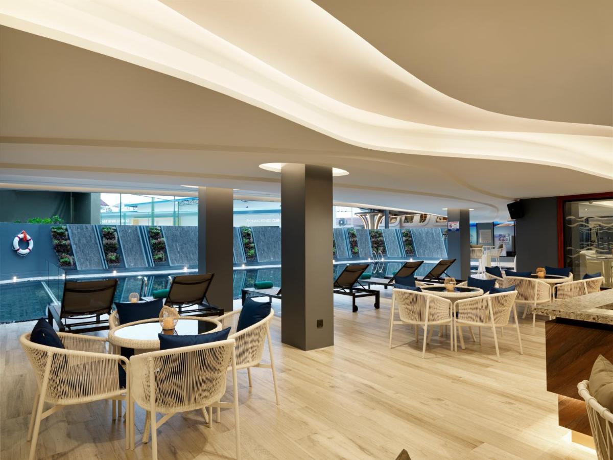 The Oceanic Sportel Phuket - Sha Extra Plus Kültér fotó The interior of the lounge