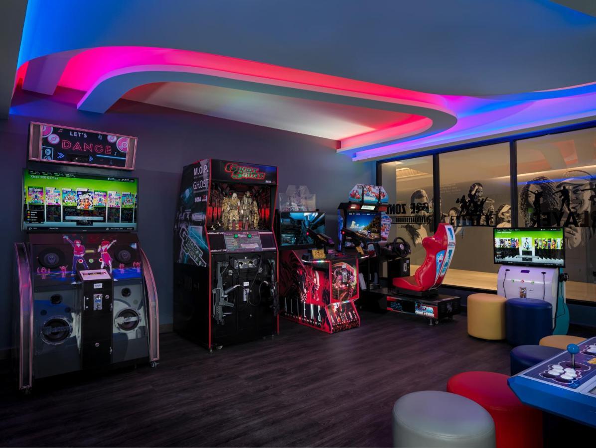 The Oceanic Sportel Phuket - Sha Extra Plus Kültér fotó The Game Room