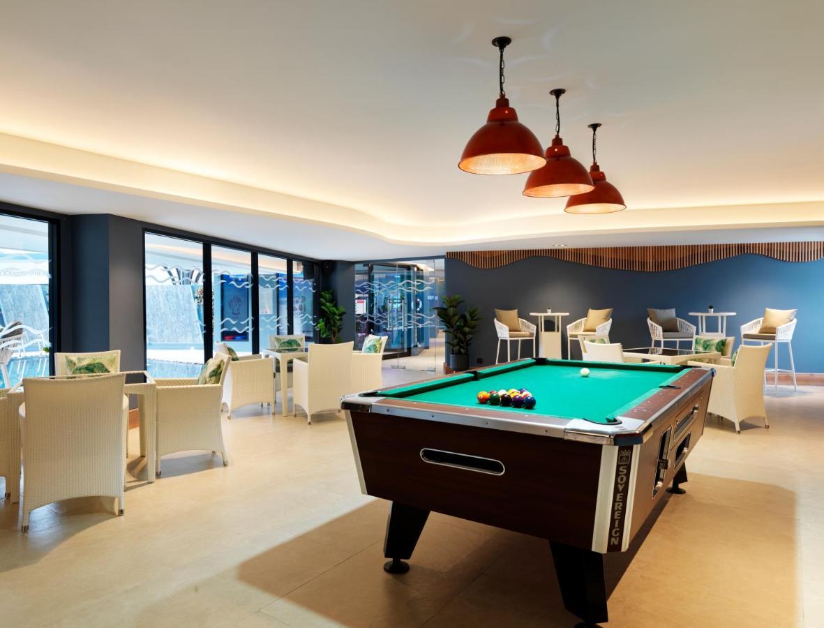 The Oceanic Sportel Phuket - Sha Extra Plus Kültér fotó The pool table at the clubhouse