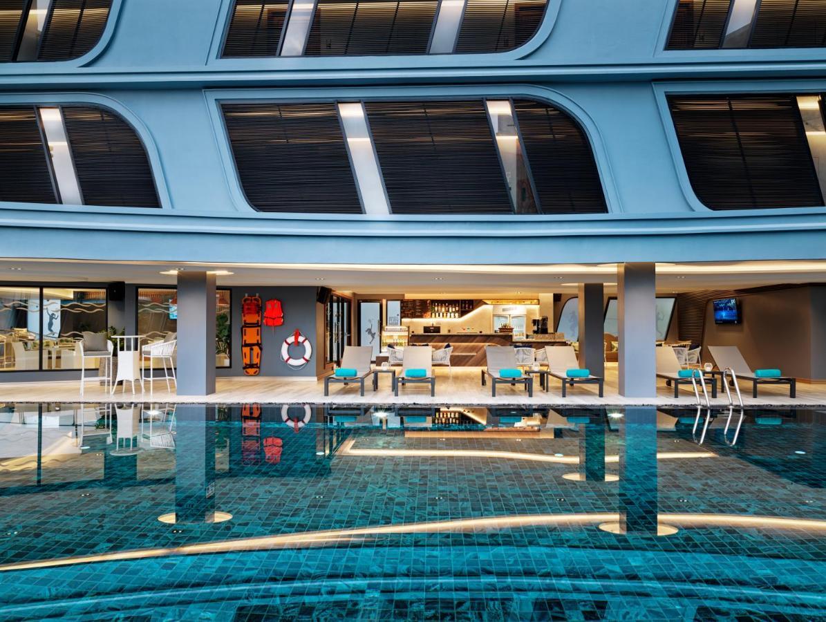 The Oceanic Sportel Phuket - Sha Extra Plus Kültér fotó The pool at the hotel