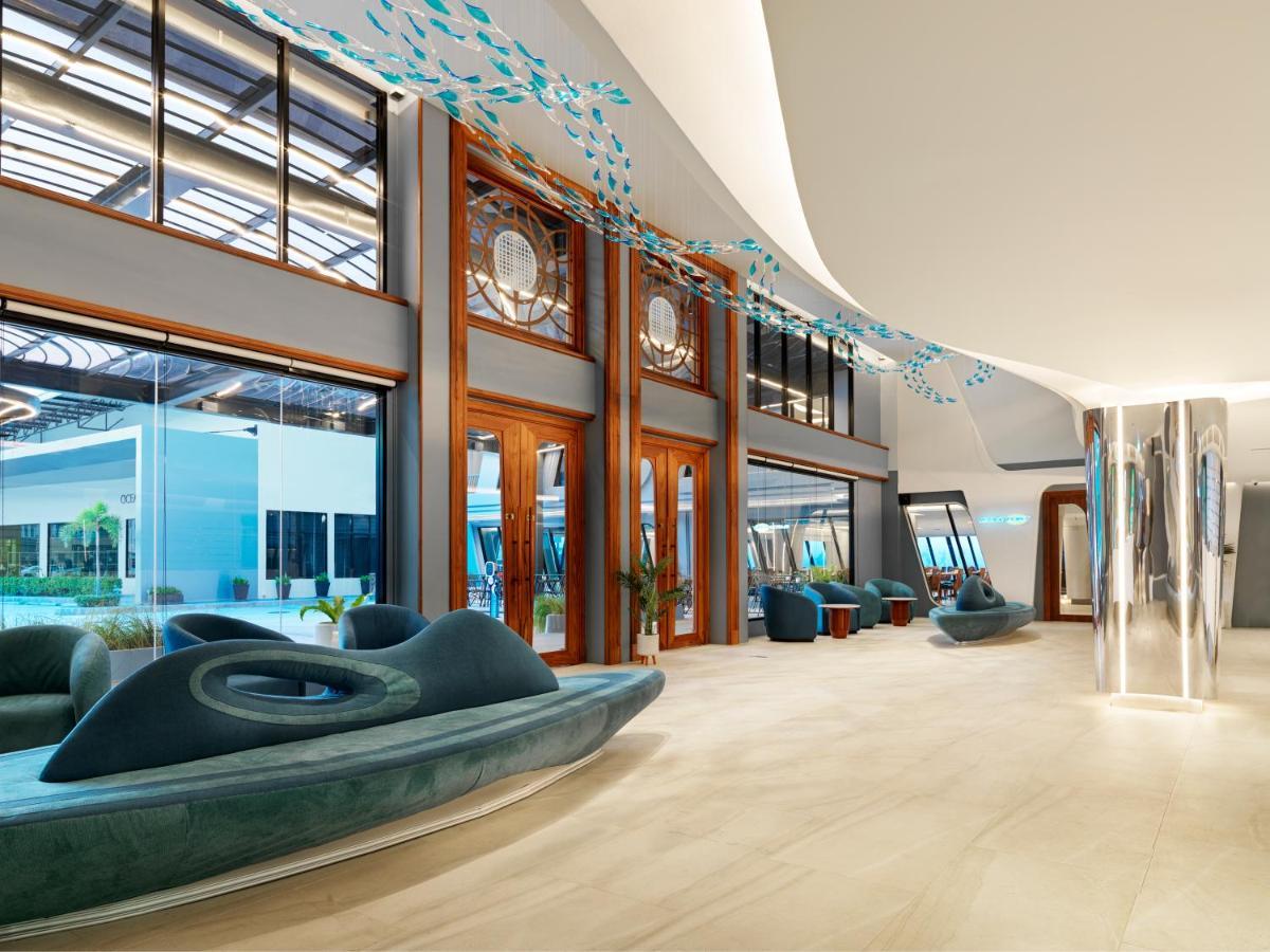 The Oceanic Sportel Phuket - Sha Extra Plus Kültér fotó Interior of the hotel