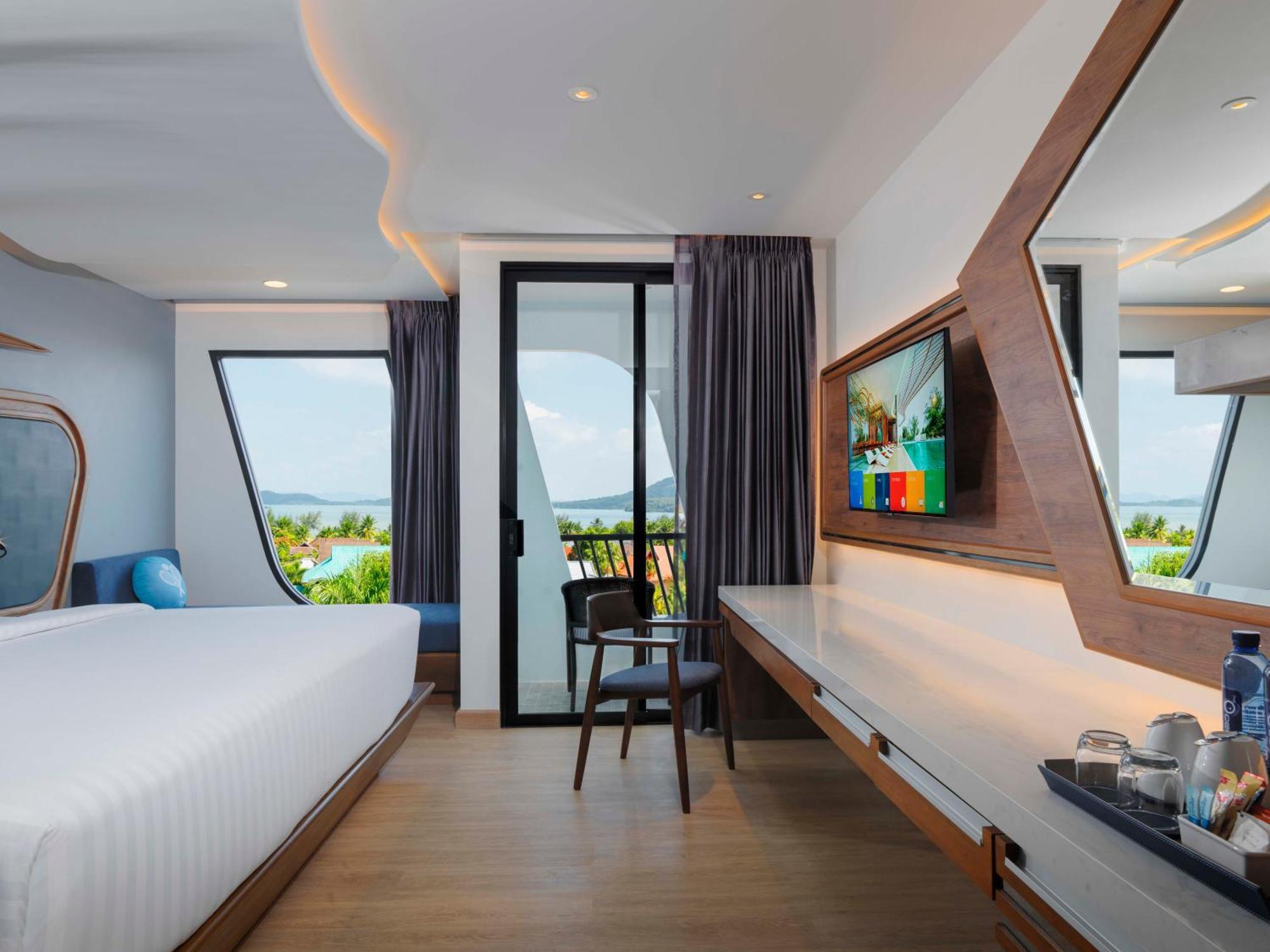 The Oceanic Sportel Phuket - Sha Extra Plus Kültér fotó Deluxe Ocean View