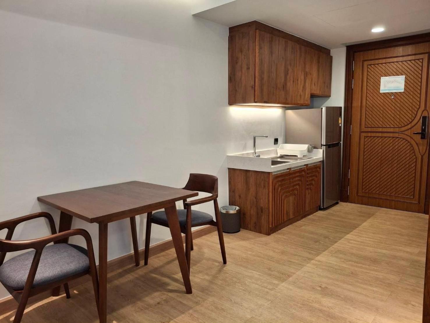 The Oceanic Sportel Phuket - Sha Extra Plus Kültér fotó A typical studio apartment in the Philippines